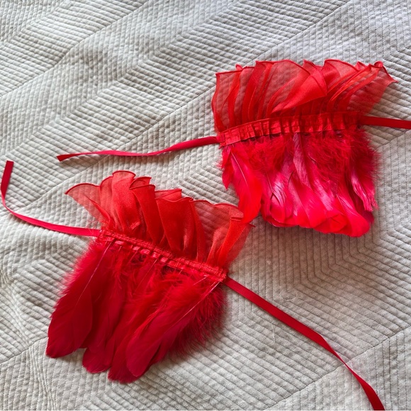 Red Feathered Ribbon Accessory - Picture 2 of 6